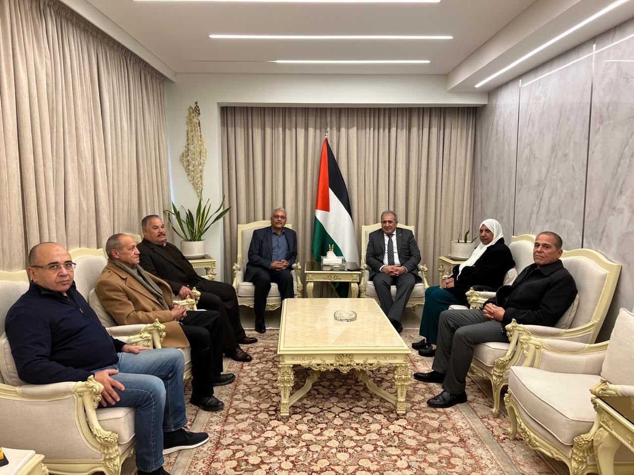 السفير الاسعد يستقبل وفداً من حزب الشعب الفلسطيني