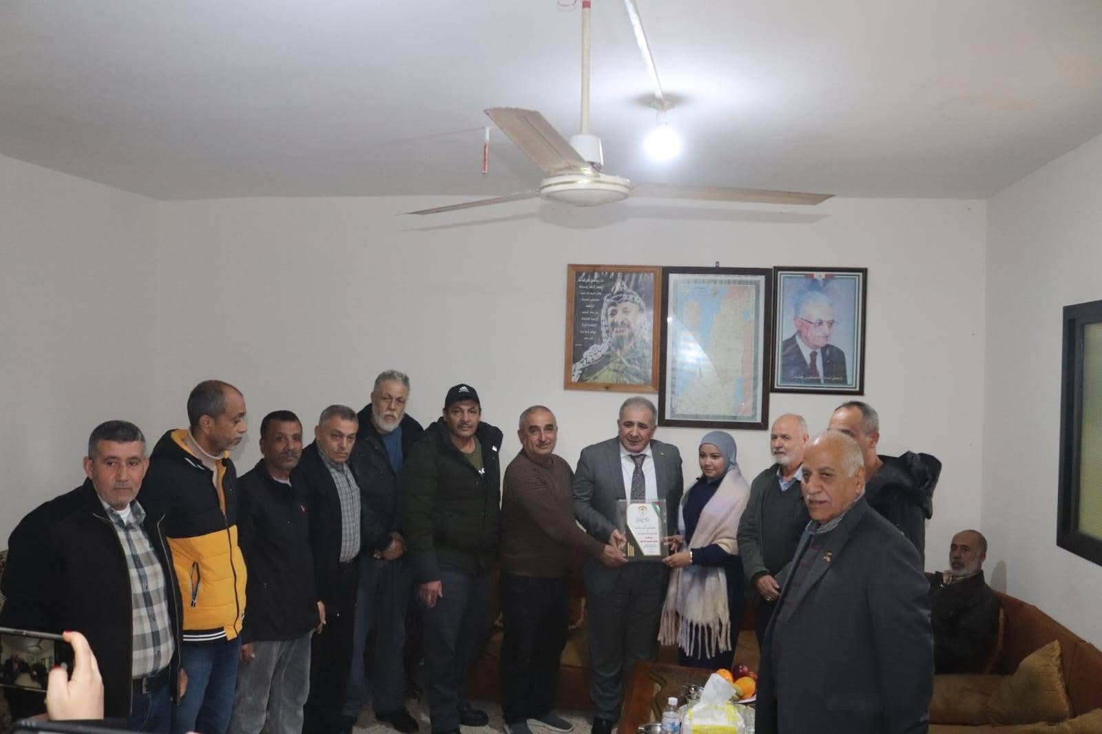 السفير الاسعد يزور مخيم برج الشمالي ويلتقي اللجنة الشعبية