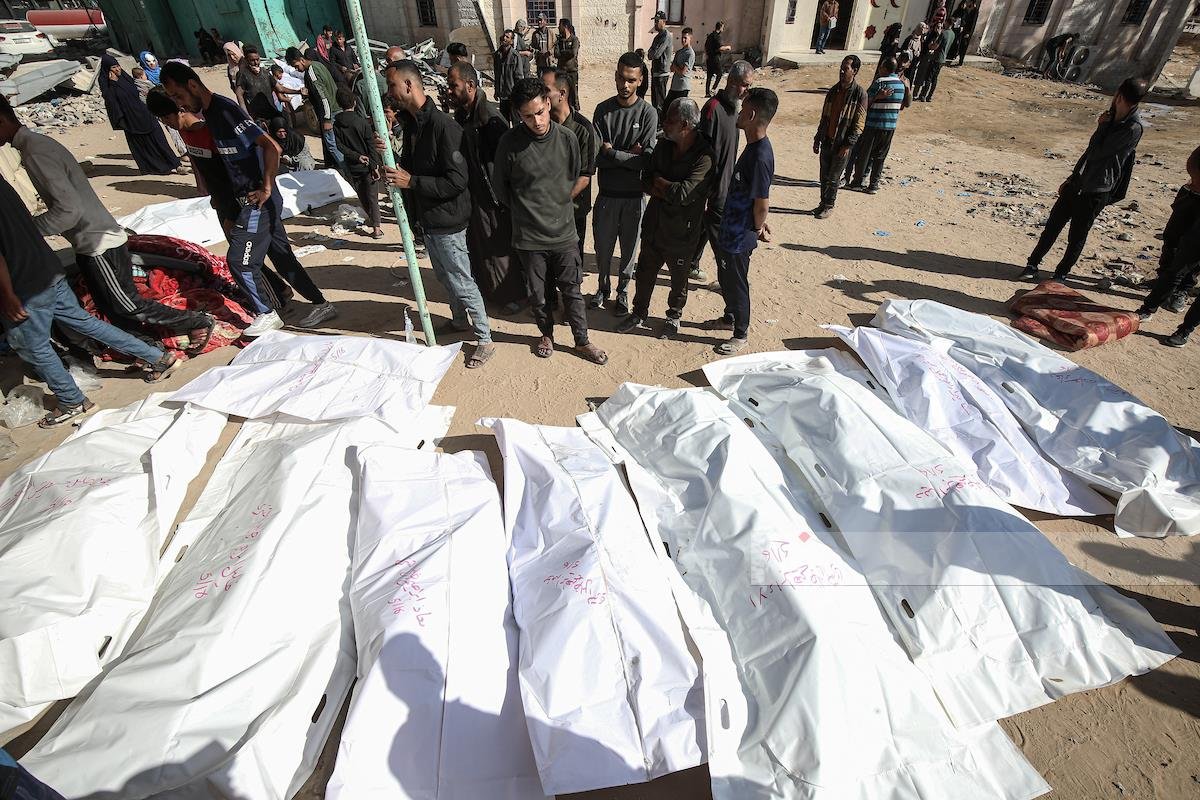 الاحتلال يسلم جثامين 15 شهيدا من قطاع غزة