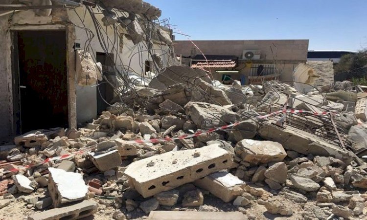 الاحتلال يجبر مقدسيا على هدم منزله في جبل المكبر