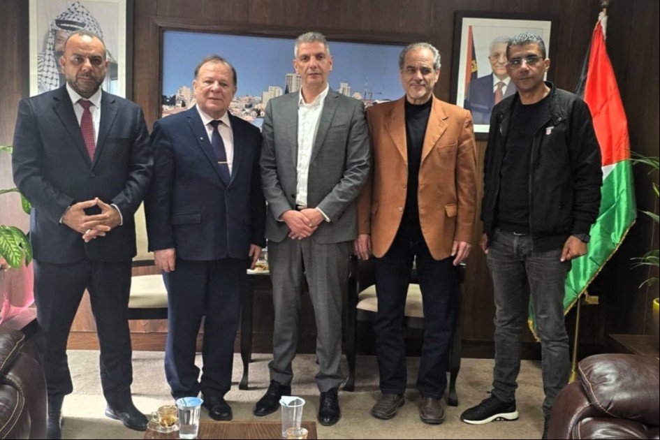 أبو الحمص يطلع الكاتب الروسي بونوليانيكوف على مستجدات قضية الأسرى