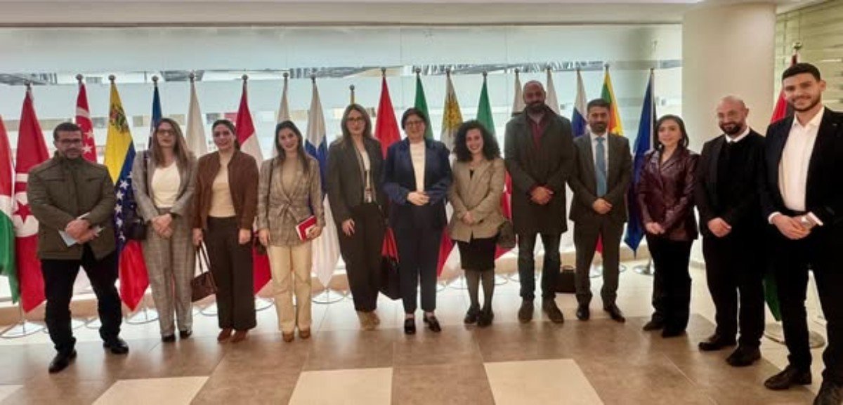 Minister of Foreign Affairs Discusses Strengthening Public Diplomacy and National Coordination with Youth Activists and Civil Society Organizations