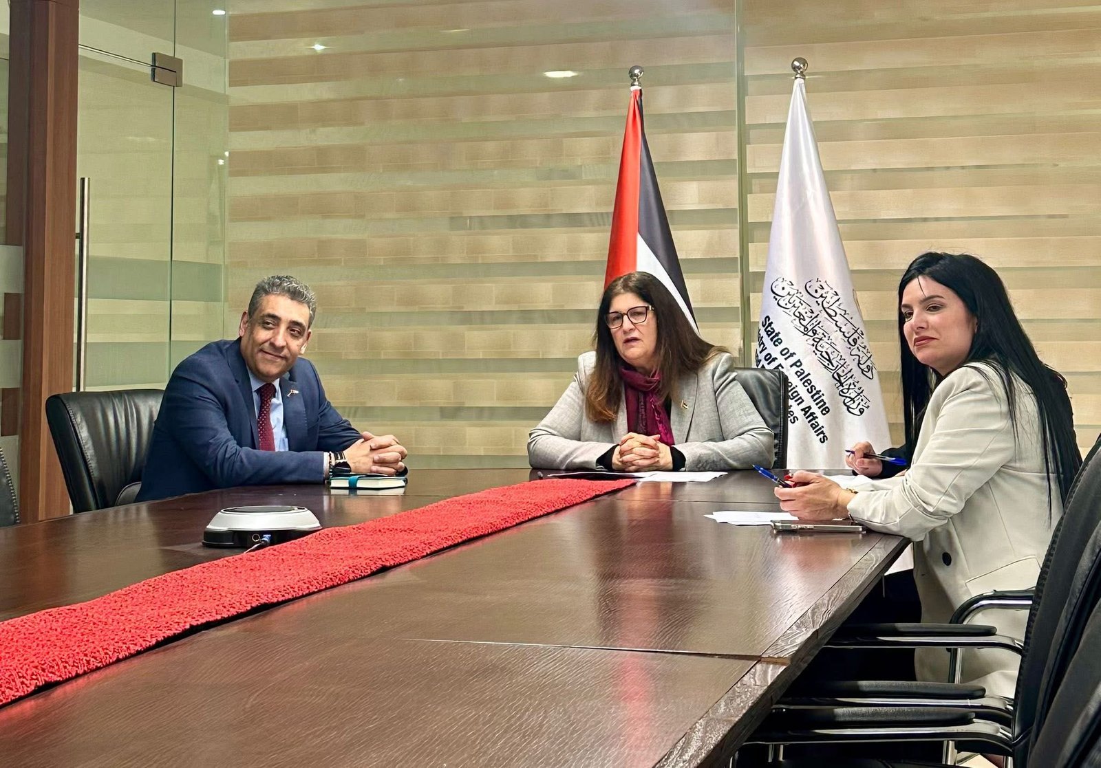 وزيرة الخارجية تتسلّم أوراق اعتماد ممثل اليونسكو وتشدّد على حماية التراث الثقافي الفلسطيني