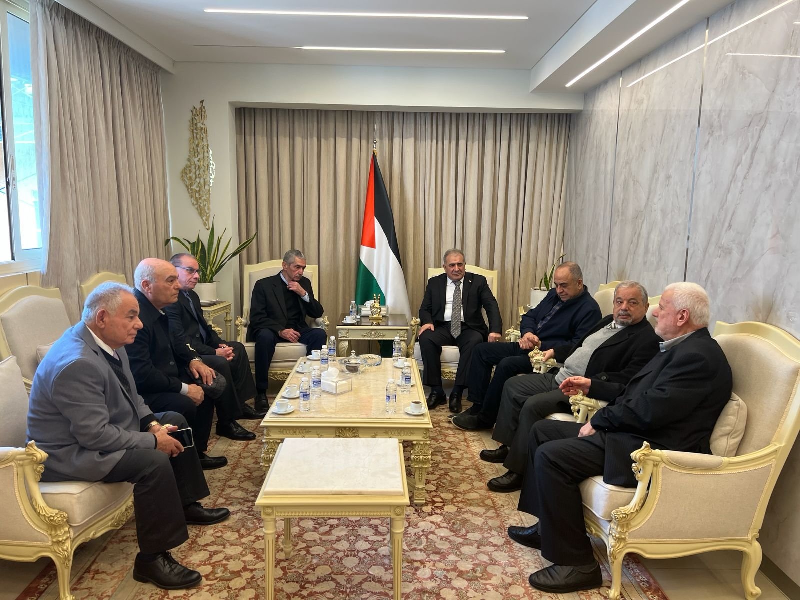 السفير الاسعد يستقبل رئيس بلدية المية ومية على رأس وفد من المجلس البلدي