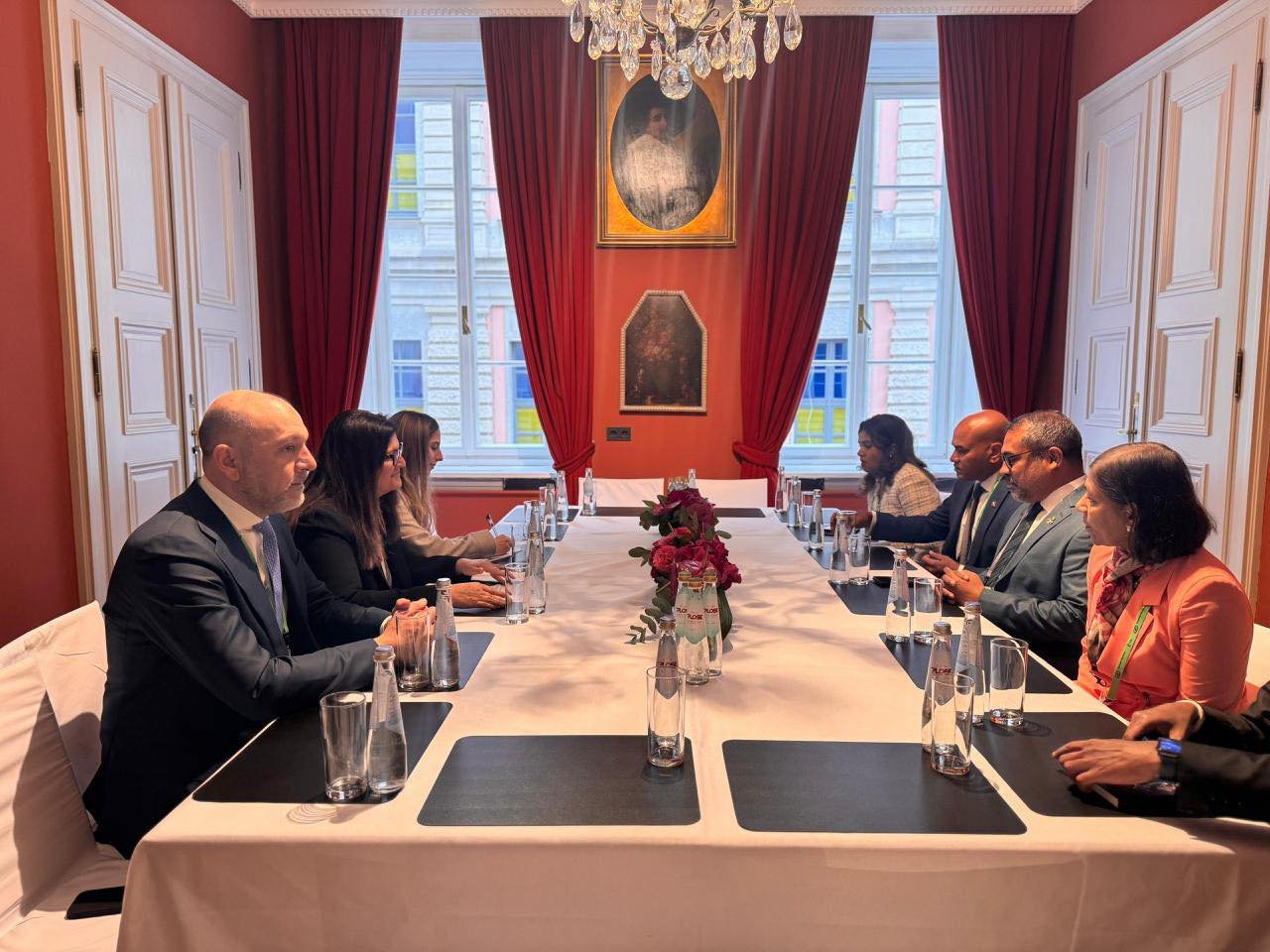 Minister of Foreign Affairs and Expatriates Varsen Shahin met with the Minister of Foreign Affairs of the Republic of Maldives, Abdulla Khaleel