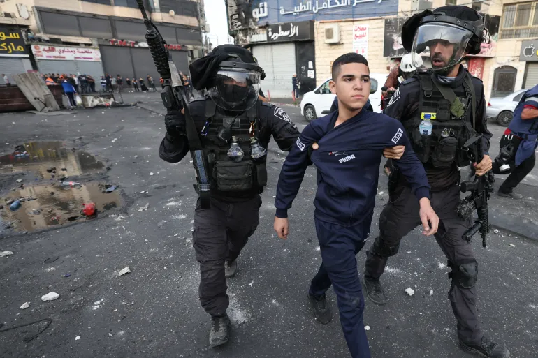 الاحتلال يعتقل طفلين من تقوع جنوب شرق بيت لحم