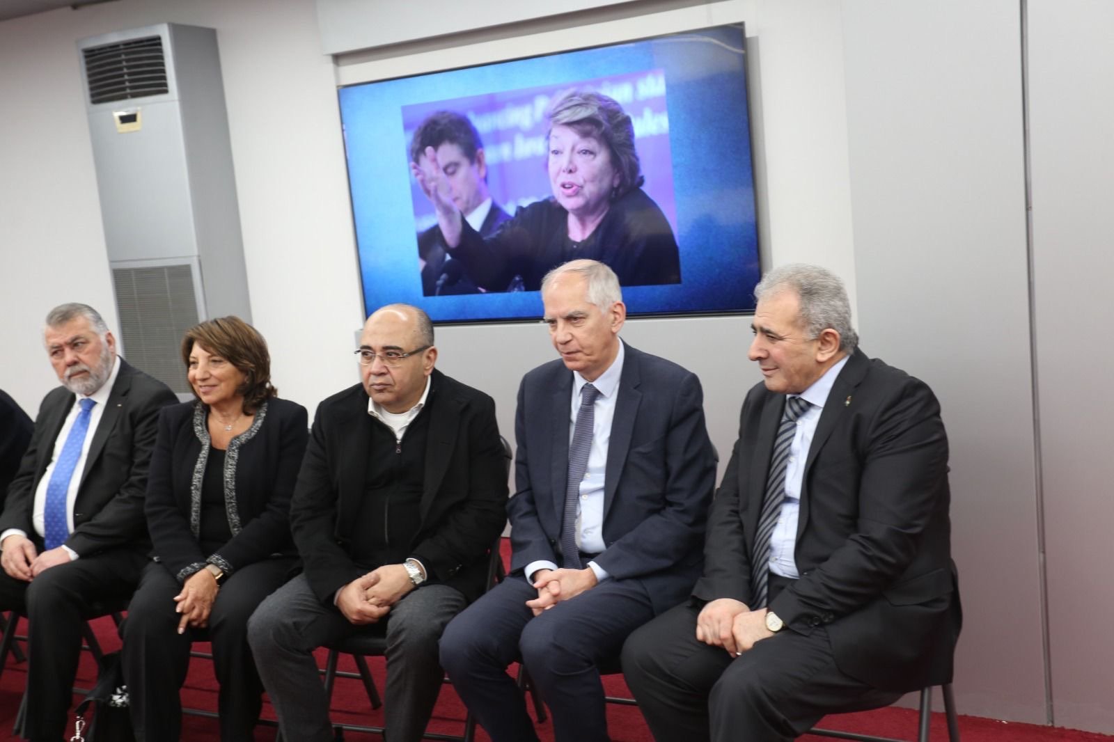 سفارة دولة فلسطين في لبنان تتقبل التعازي بالمناضلة ليلى شهيد