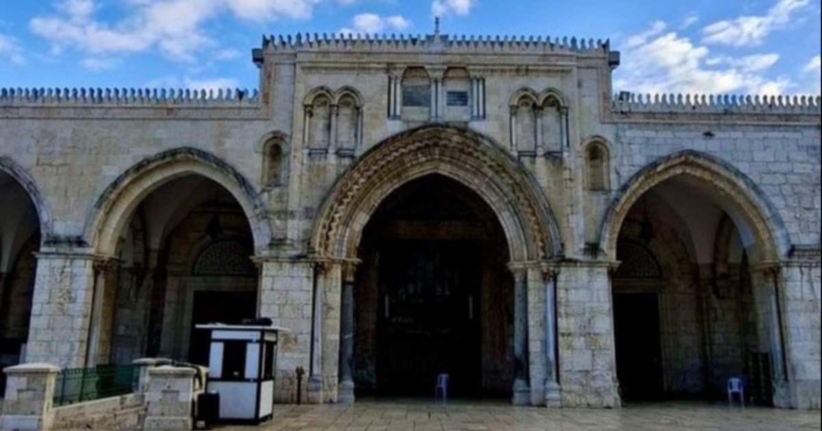 الاحتلال يواصل إغلاق المسجد الأقصى وكنيسة القيامة لليوم الـ37