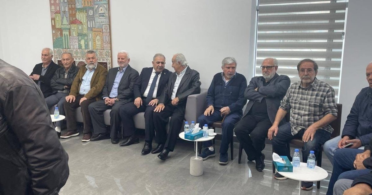 السفير الاسعد يقدم واجب العزاء لعائلة الراحلة رجاء كعوش 