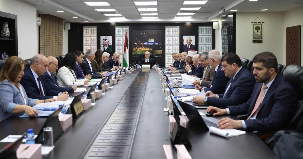 مجلس الوزراء يطالب المجتمع الدولي والوسطاء بتحمل مسؤولياتهم تجاه خروقات الاحتلال وجرائم المستعمرين المتصاعدة