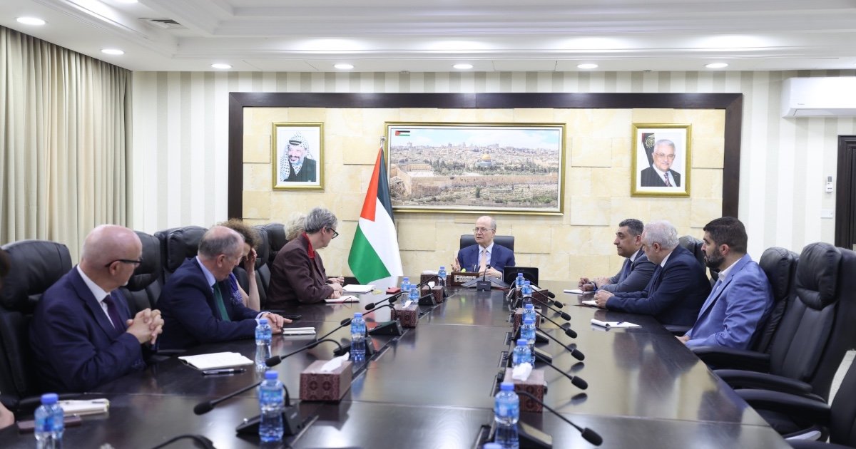 رئيس الوزراء يلتقي وفدًا برلمانيًا يضم ممثلين عن 3 أحزاب بريطانية