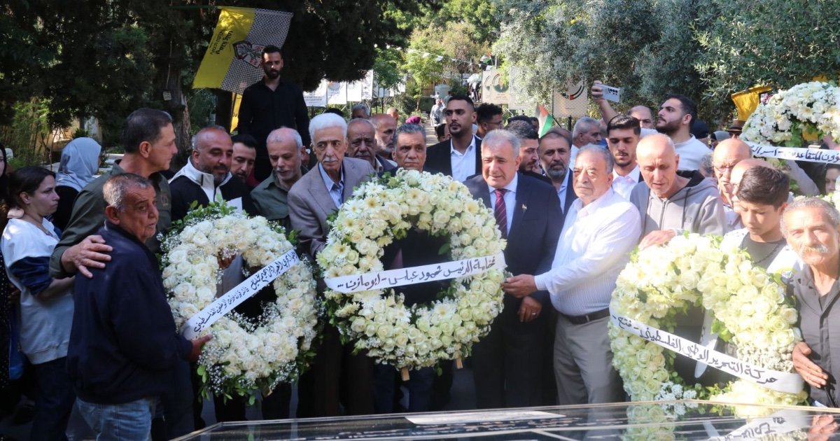 السفير الاسعد يضع اكليلاً من الزهور على اضرحة الشهداء في بيروت
