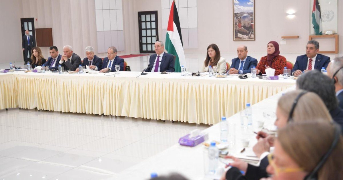 الشيخ يُطلع السفراء المعتمدين لدى فلسطين على آخر المستجدات السياسية والإنسانية