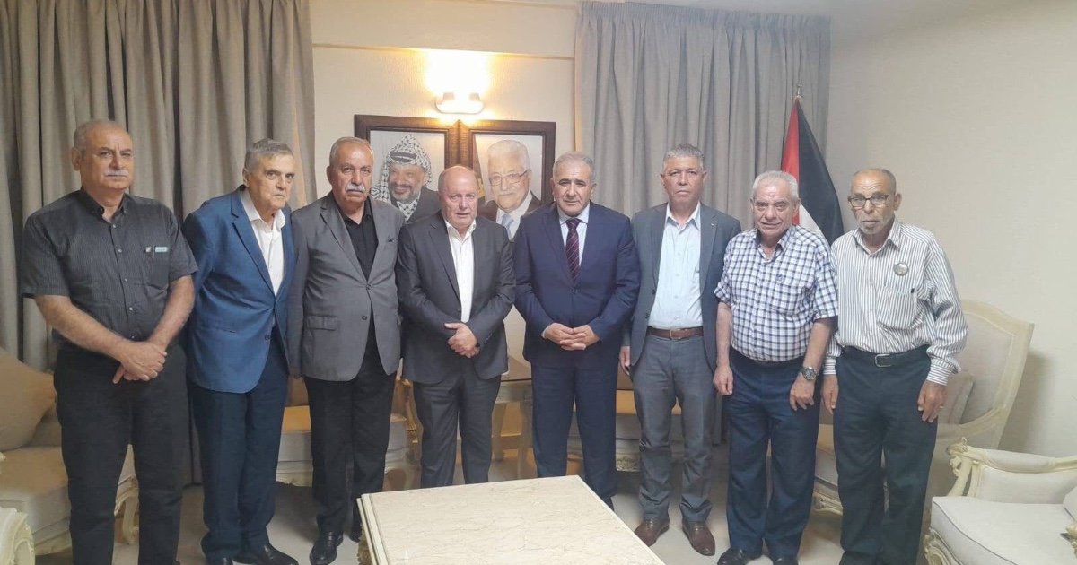 السفير الاسعد يستقبل رئيس الاتحاد العمالي العام في لبنان