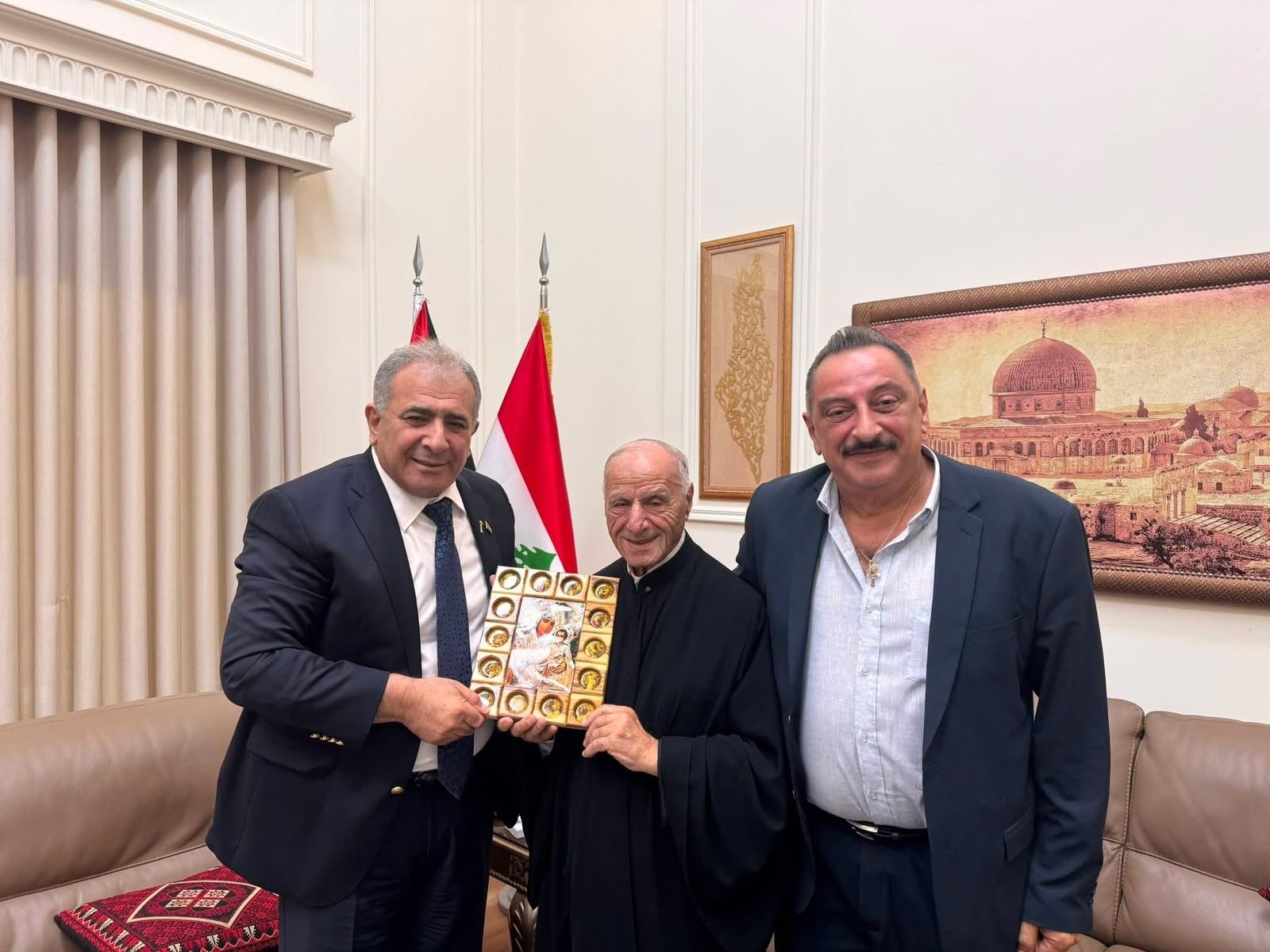 السفير الاسعد يستقبل الاب جورج مخول راعي كنيسة الصعود الالهي كفر حياب
