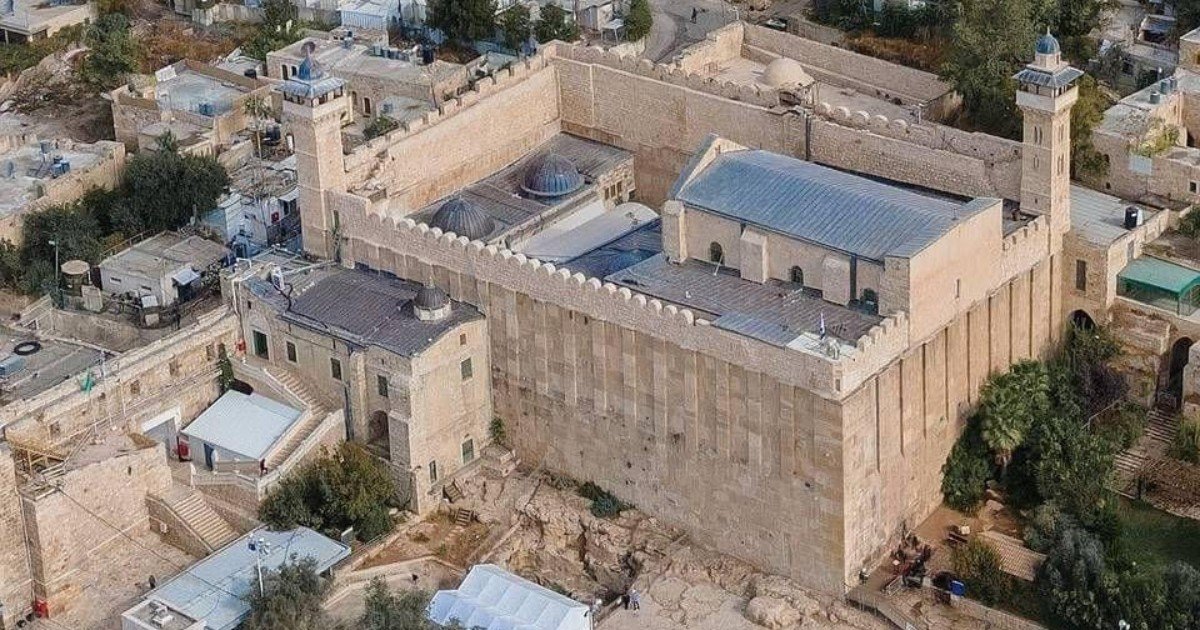سلطات الاحتلال تغلق الحرم الإبراهيمي وتمنع الصلاة فيه بحجة الأعياد اليهودية