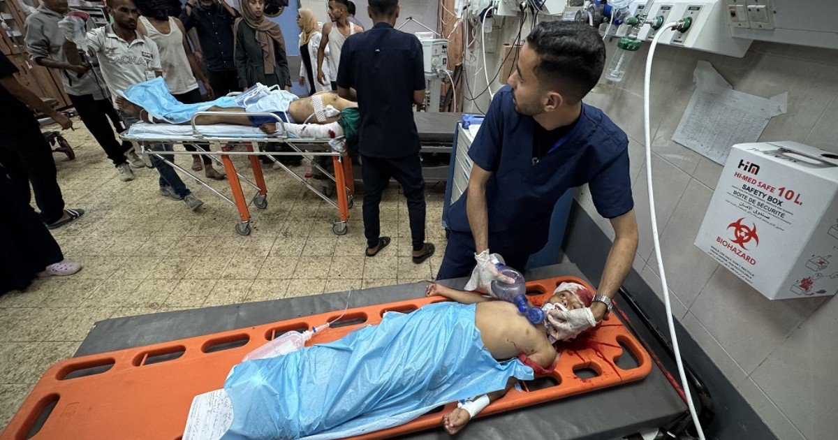 شهيد ومصابون جراء استهداف طائرات الاحتلال خيمة نازحين في دير البلح