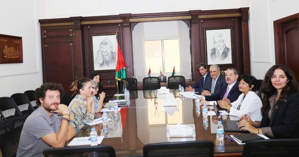 سكوديري ومورغانتيني تزوران سفارة دولة فلسطين وتبحثان الأوضاع الفلسطينية والدور الأوروبي.