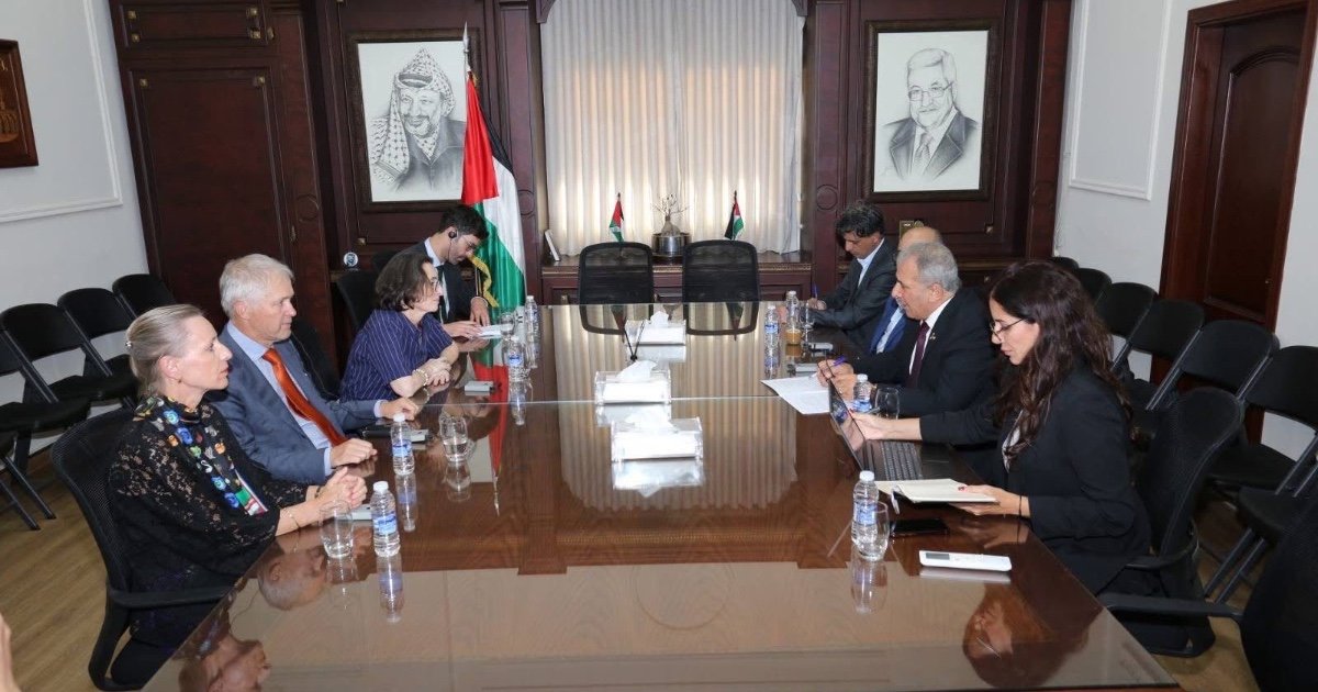 السفير الأسعد يستقبل رئيسة اللجنة الاستشارية للأونروا ويبحث معها دعم الوكالة وتعزيز شراكتها مع السفارة