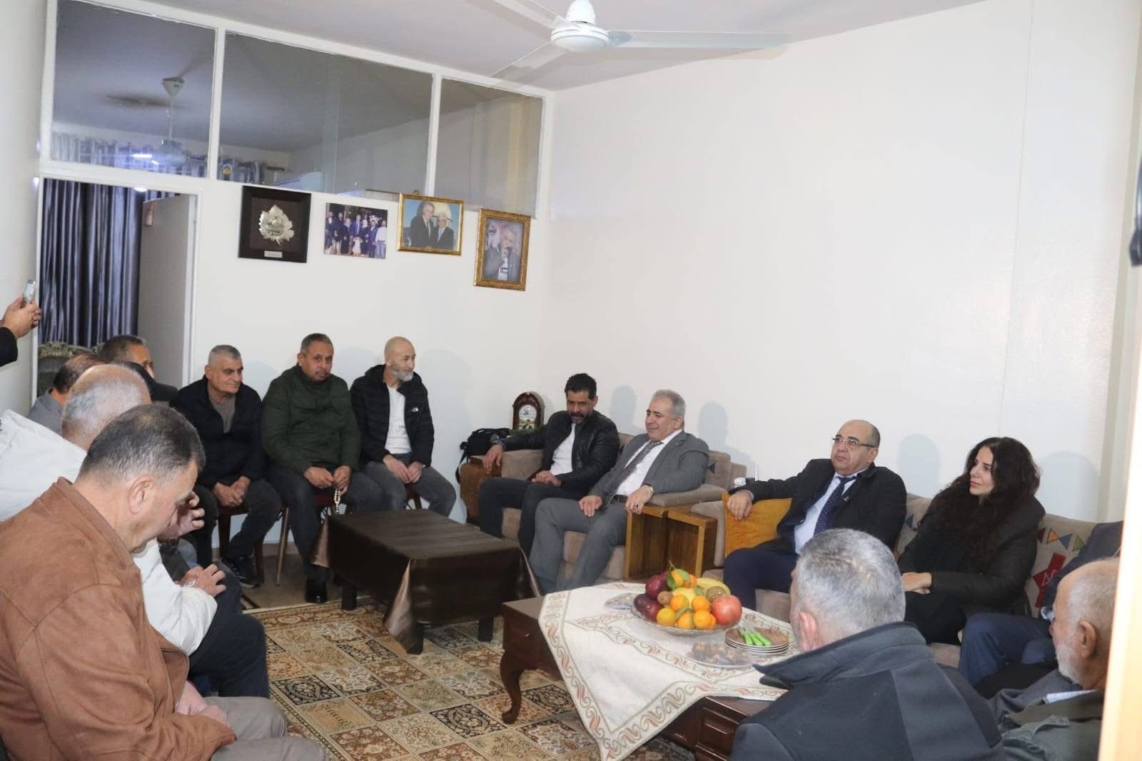 السفير الاسعد يزور مخيم برج الشمالي ويلتقي اللجنة الشعبية