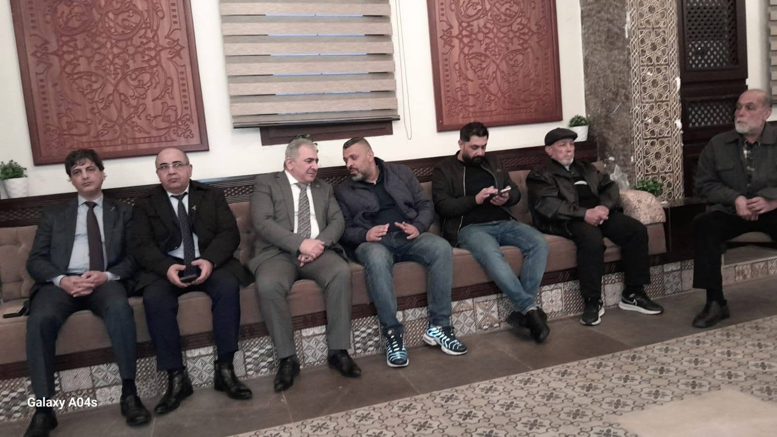 السفير الاسعد يعزي الإعلامي جمال الغربي بوفاة زوج شقيقته