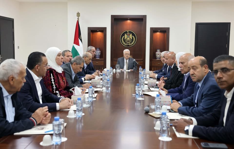 اللجنة المركزية المنتخبة لحركة "فتح" تعقد اجتماعها الأول برئاسة الرئيس Description  English Content  English Title (English) * Description  Cancel                  Add more media after this  Add Media                          Done