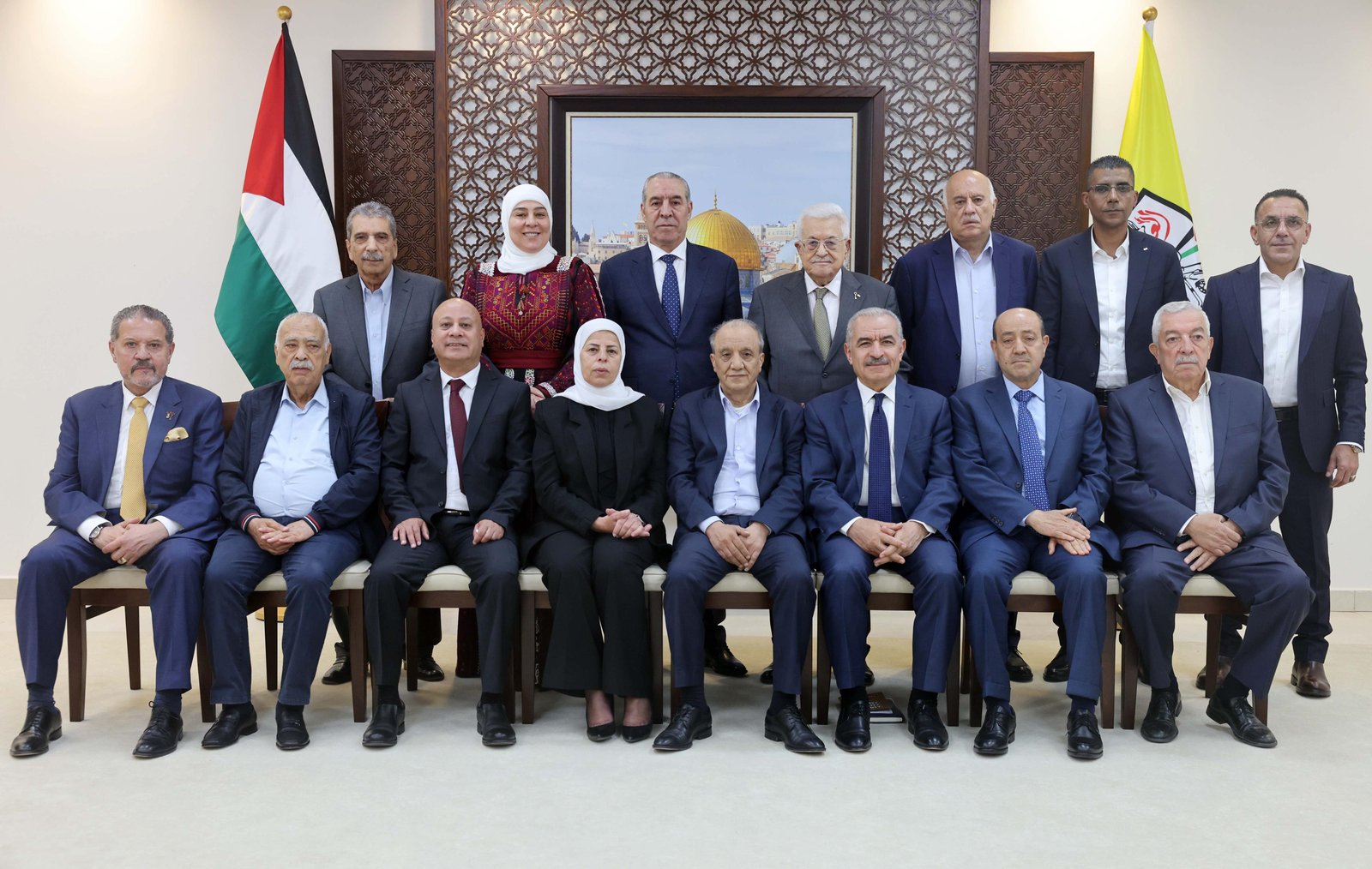 اللجنة المركزية المنتخبة لحركة "فتح" تعقد اجتماعها الأول برئاسة الرئيس Description  English Content  English Title (English) * Description  Cancel                  Add more media after this  Add Media                          Done