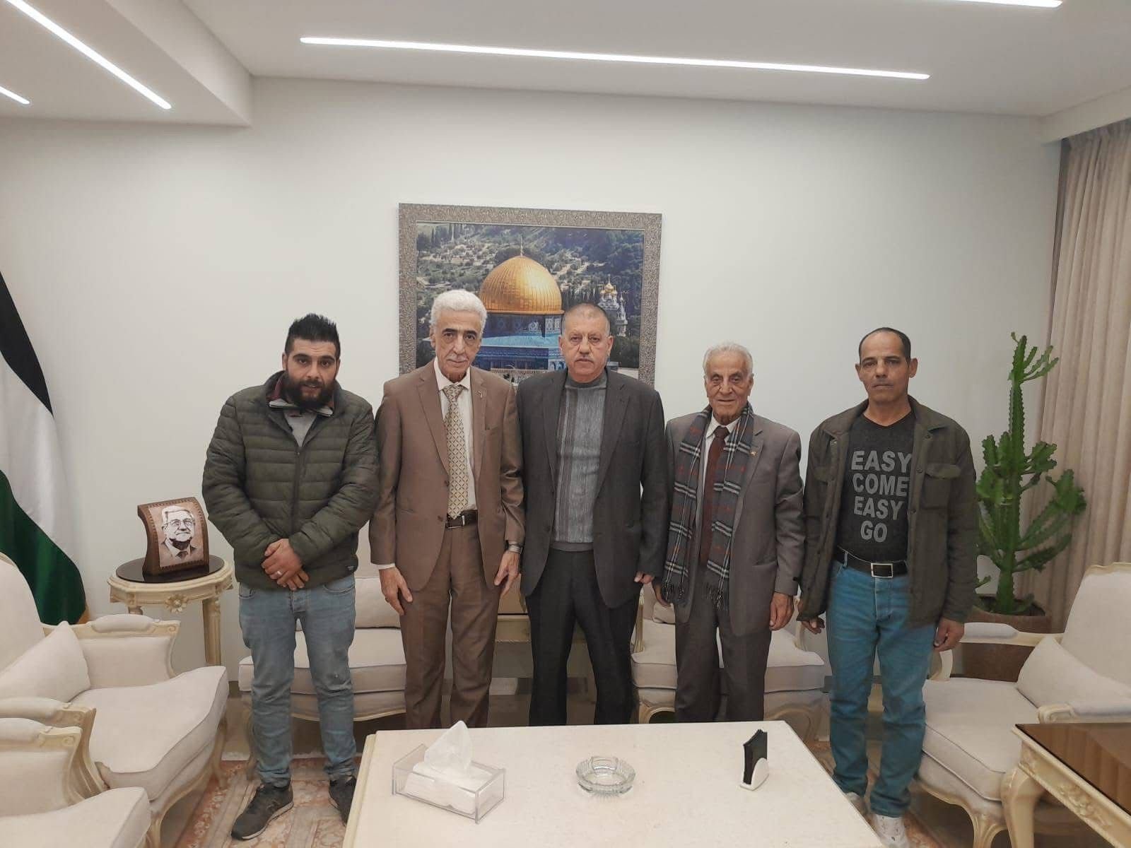 السفير الاسعد يلتقي اللجنة الشعبية في الهمشري ووفد من أهالي حي الزيتون