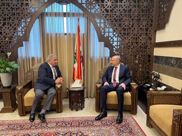 السفير الاسعد يلتقي محافظ لبنان الجنوبي منصور ضو