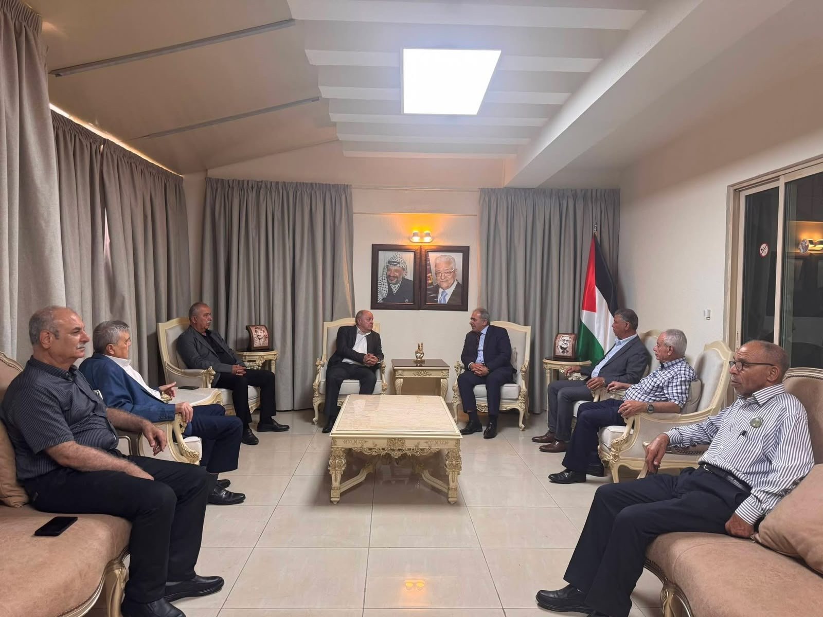 السفير الاسعد يستقبل رئيس الاتحاد العمالي العام في لبنان