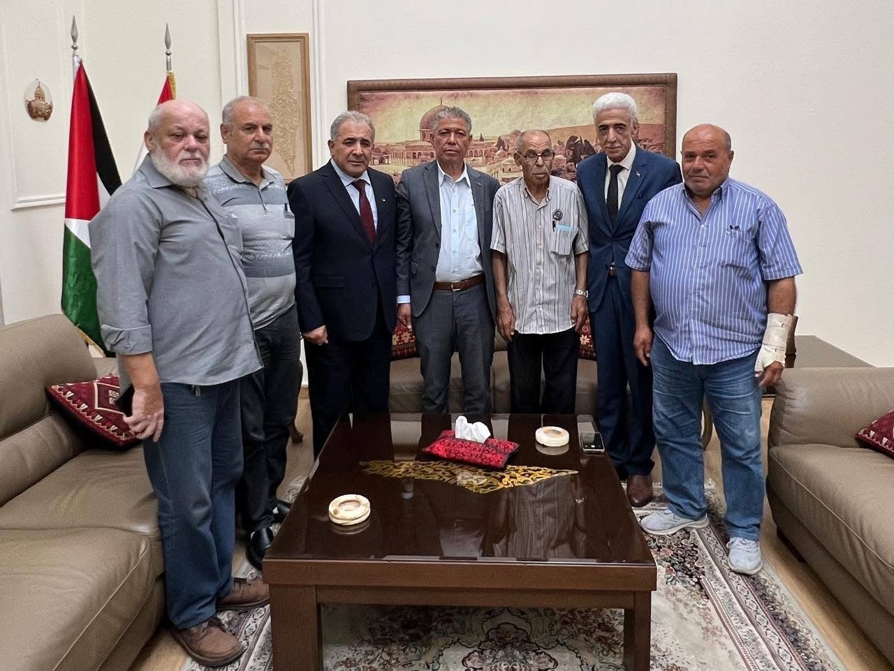 السفير الاسعد يلتقي وفداً من اتحاد نقابات عمال فلسطين فرع لبنان