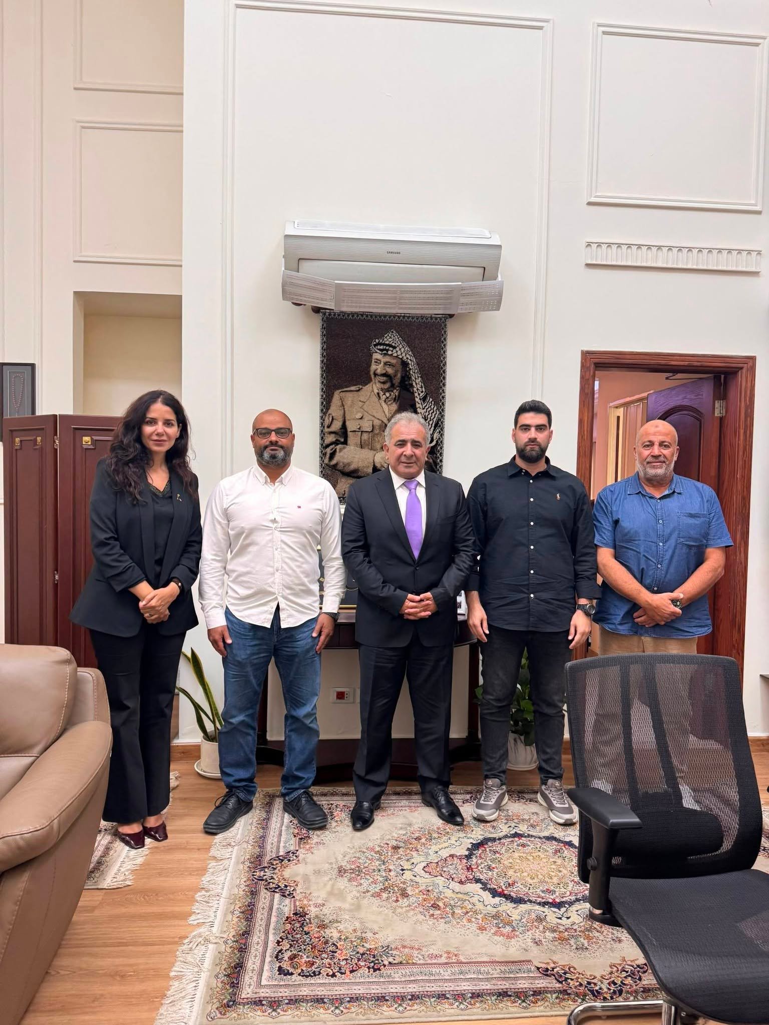 السفير الأسعد يستقبل الرئيس التنفيذي لجمعية البركة الخيرية السويسرية