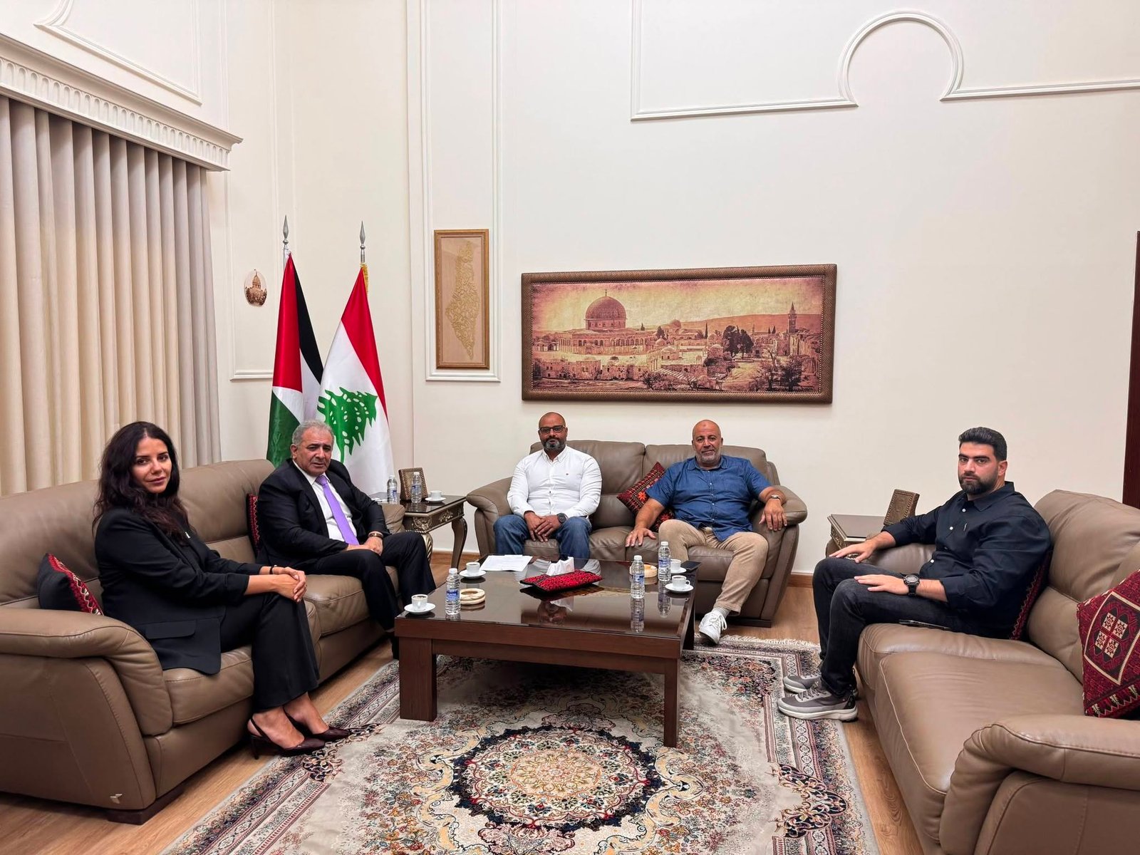 السفير الأسعد يستقبل الرئيس التنفيذي لجمعية البركة الخيرية السويسرية