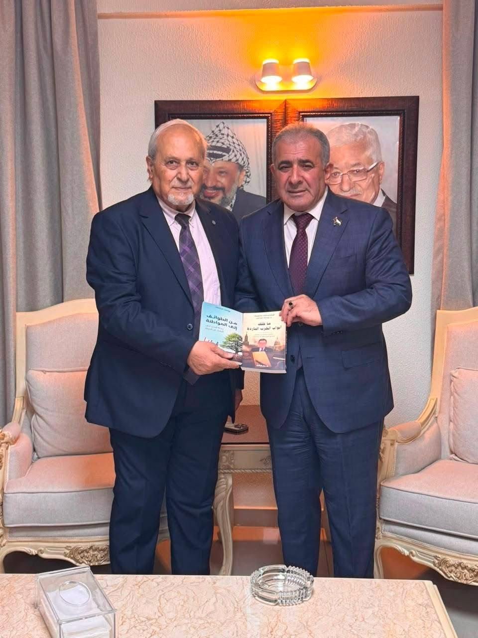 السفير الاسعد يستقبل الكاتب و الصحفي يوسف مرتضى