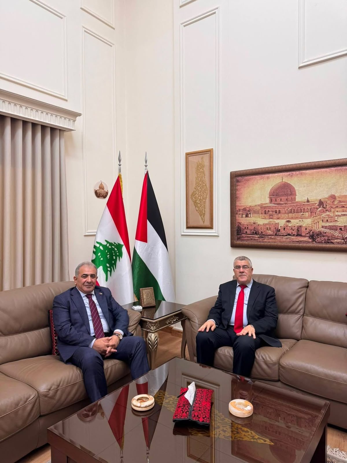 السفير الاسعد يستقبل سفير الجزائر في لبنان