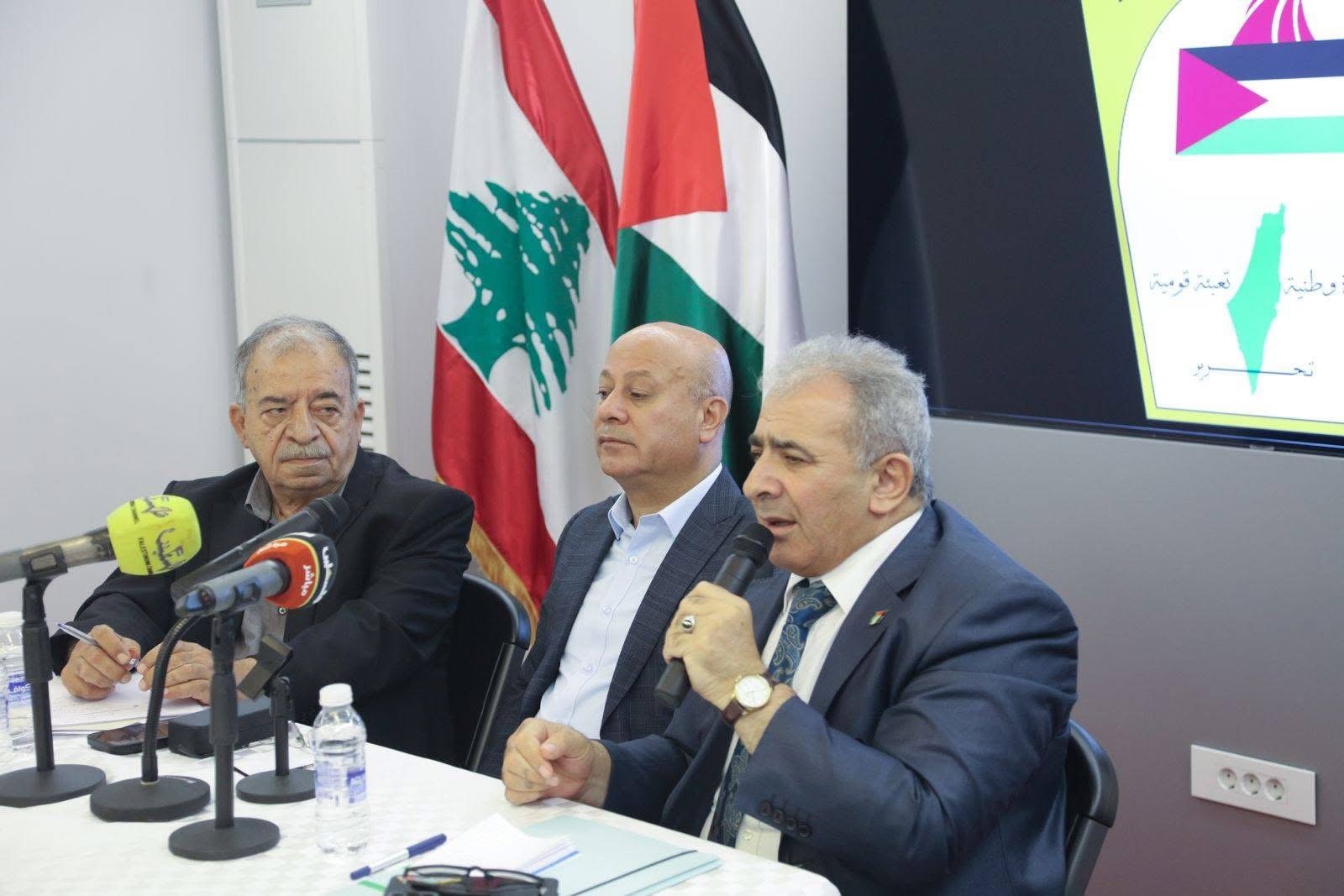 أبو هولي يضع اللجان الشعبية في المخيمات الفلسطينية بلبنان في صورة التحركات السياسية لحماية الأونروا وتعزيز صمود اللاجئين