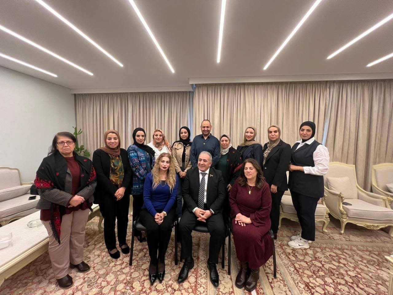 السفير الاسعد يلتقي وفداً من مؤسسات ومنظمات المجتمع المدني في فلسطين