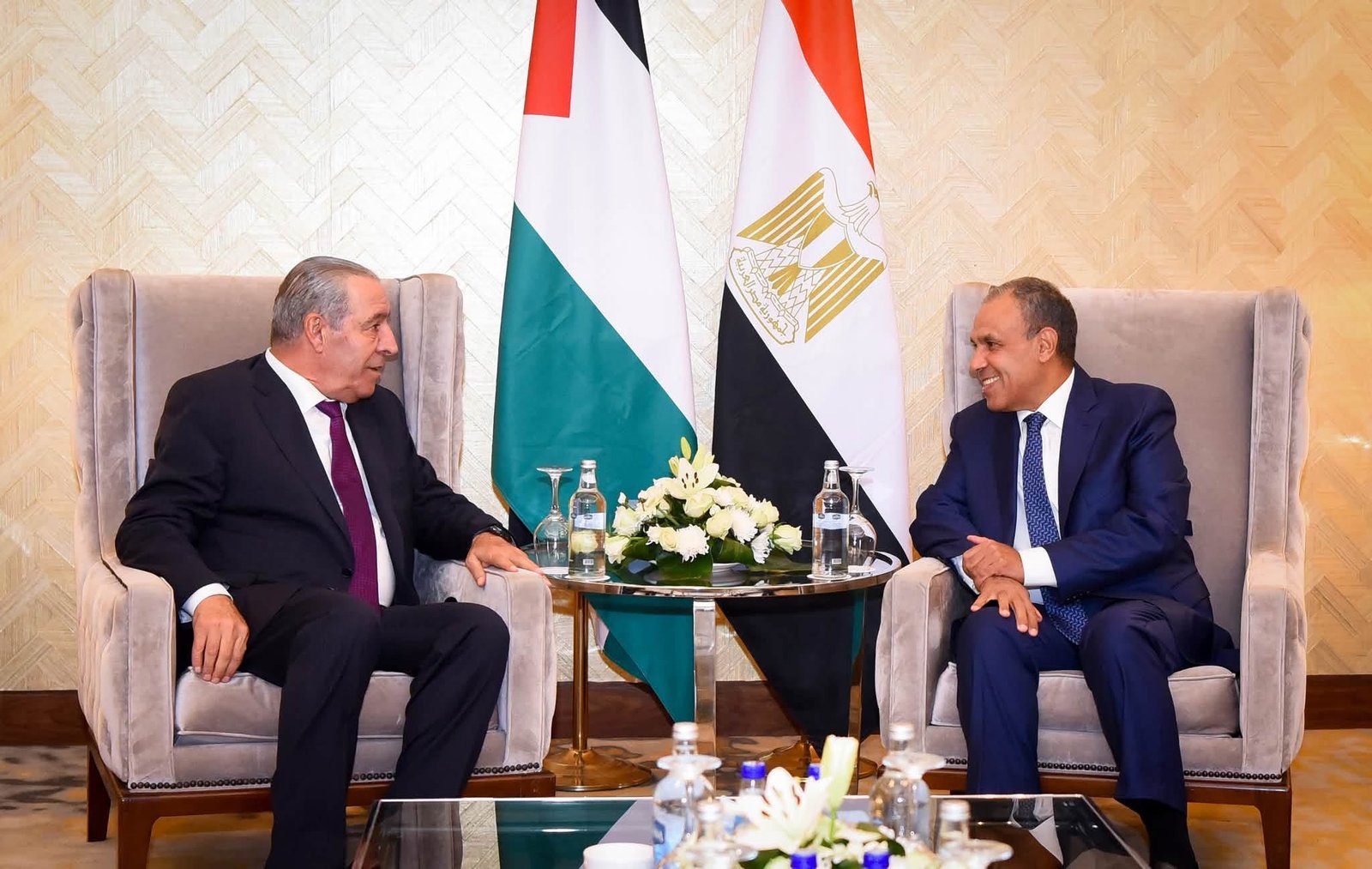 الشيخ يبحث مع وزير الخارجية المصري الأوضاع في فلسطين المحتلة وجهود تنفيذ خطة السلام - Image 5