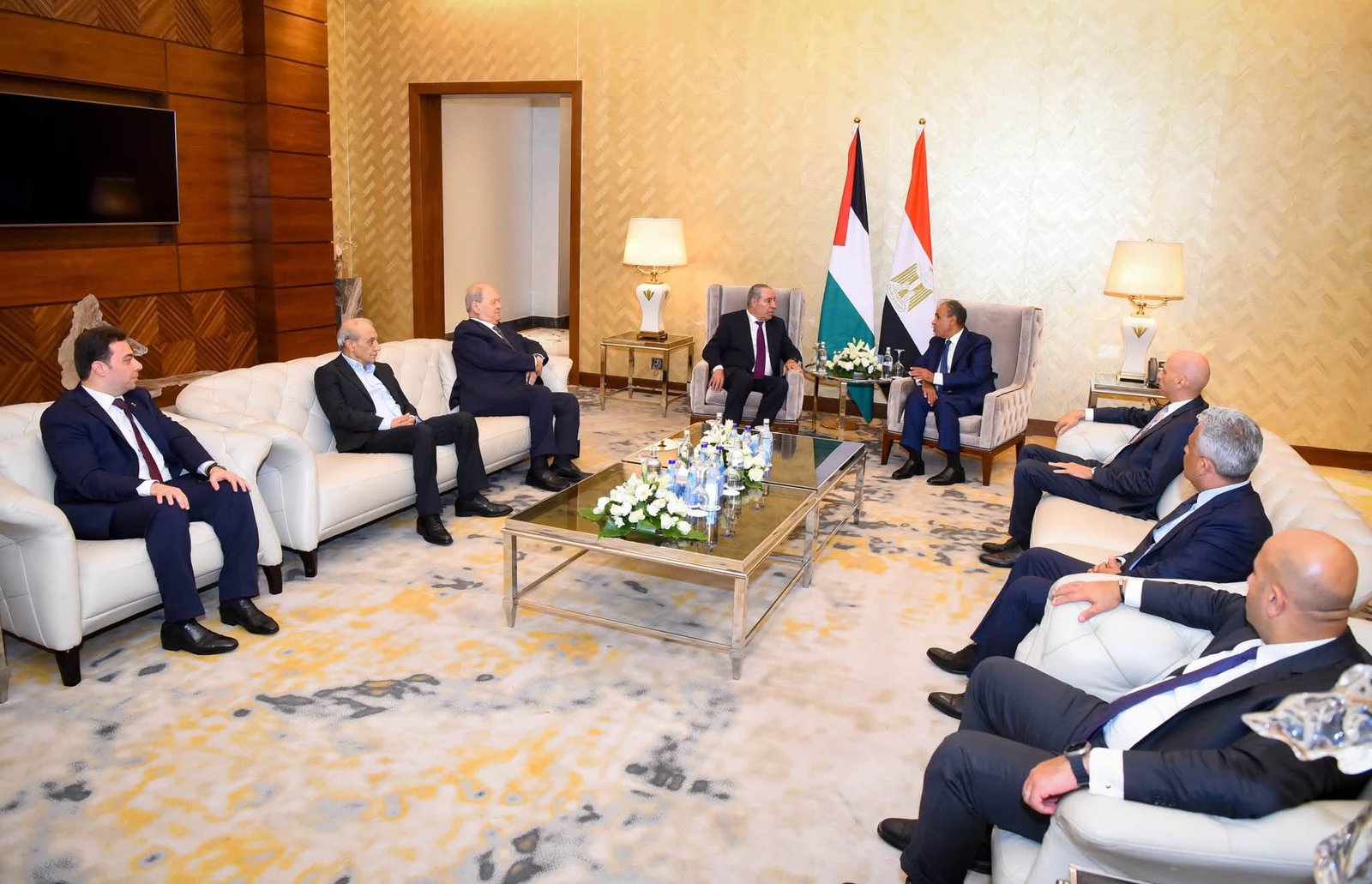 الشيخ يبحث مع وزير الخارجية المصري الأوضاع في فلسطين المحتلة وجهود تنفيذ خطة السلام - Image 5