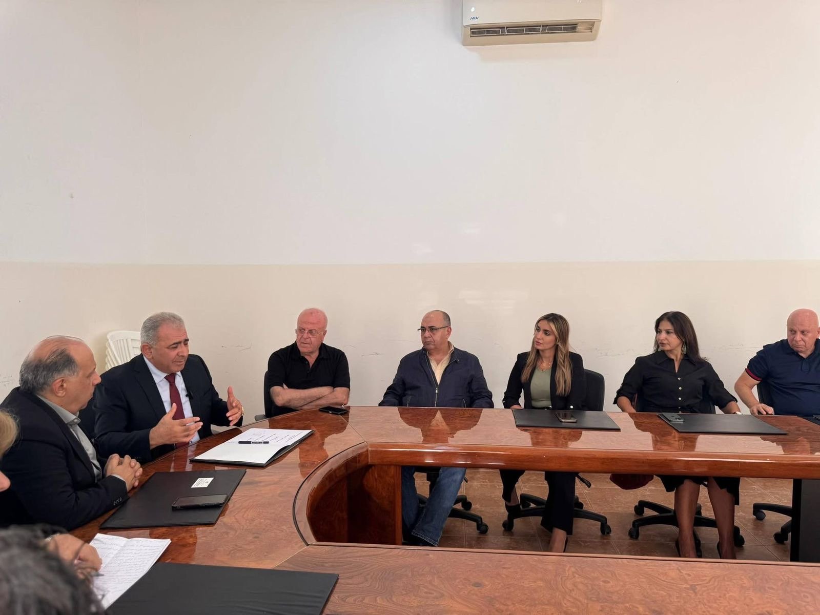 السفير الاسعد يزور بلدة الدامور ويلتقي رئيس البلدية والمجلس البلدي - Image 11