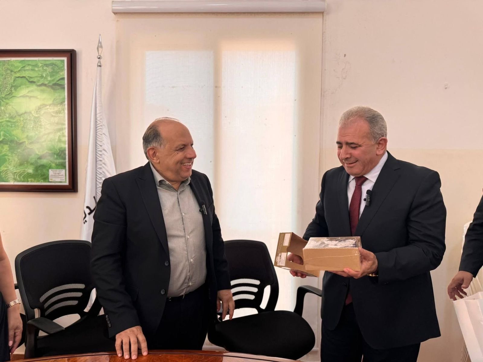 السفير الاسعد يزور بلدة الدامور ويلتقي رئيس البلدية والمجلس البلدي - Image 11