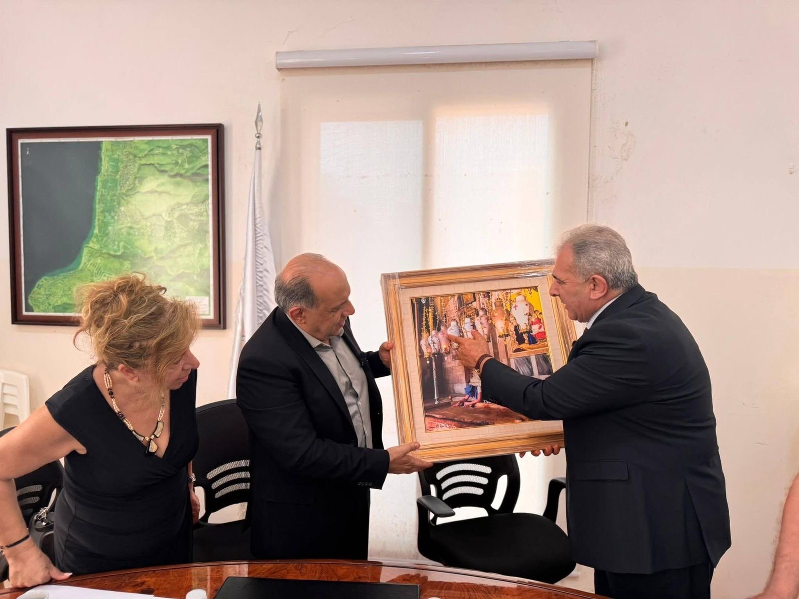 السفير الاسعد يزور بلدة الدامور ويلتقي رئيس البلدية والمجلس البلدي - Image 11