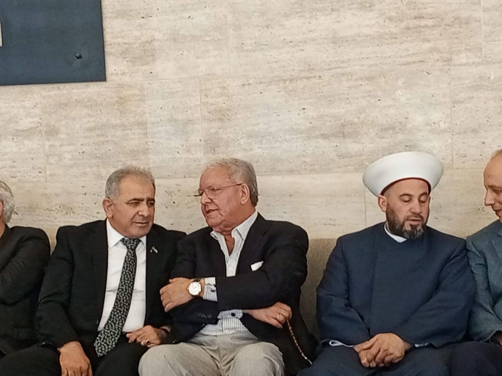 السفير الأسعد يعزي مفتي زحلة والبقاع سماحة الشيخ الدكتور علي الغزاوي بوفاة والده
