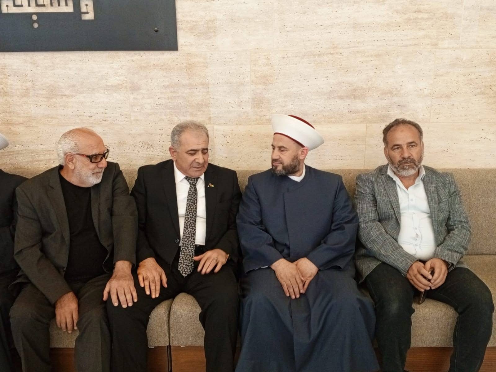 السفير الأسعد يعزي مفتي زحلة والبقاع سماحة الشيخ الدكتور علي الغزاوي بوفاة والده