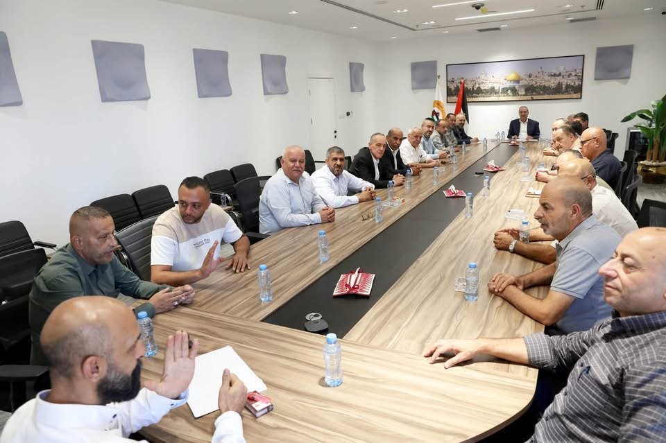 الشيخ يشدد على ضرورة تعزيز صمود المخيمات خلال استقباله لرؤساء اللجان الشعبية في الضفة - Image 2
