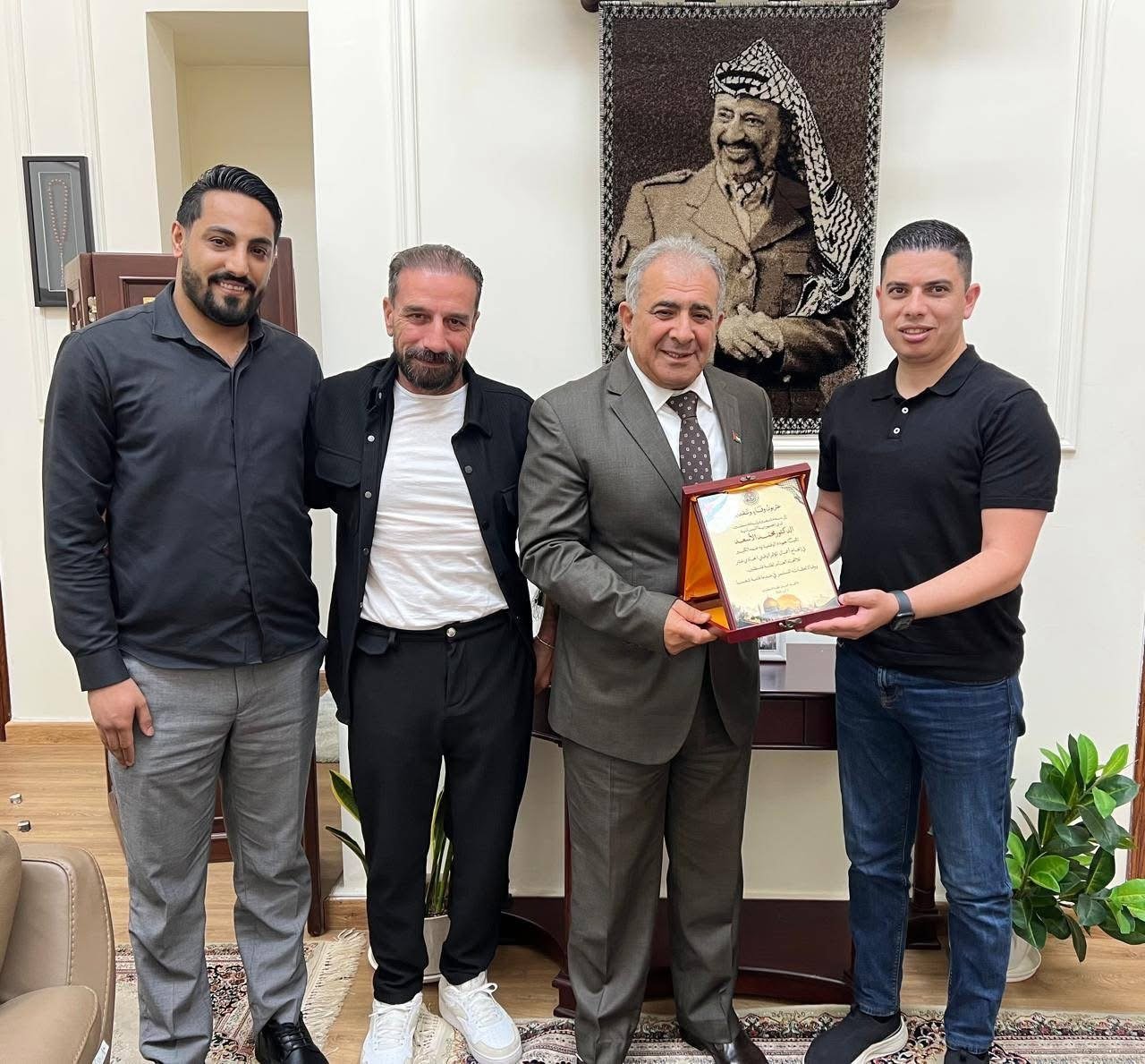 السفير الاسعد يستقبل رئيس الاتحاد العام لطلبة فلسطين وسيم الجمل - Image 2