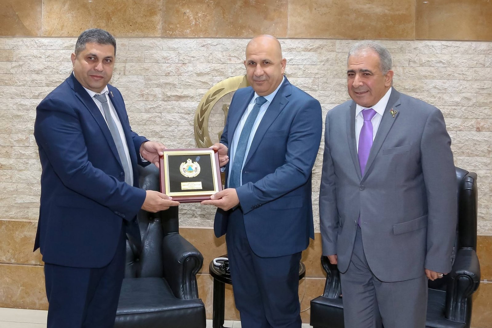السفير الاسعد و اللواء ثوابتة يزوران المدير العام للدفاع المدني اللبناني