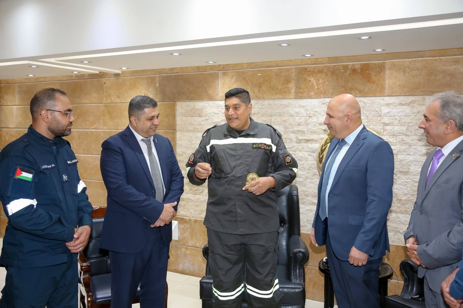 السفير الاسعد و اللواء ثوابتة يزوران المدير العام للدفاع المدني اللبناني - Image 8