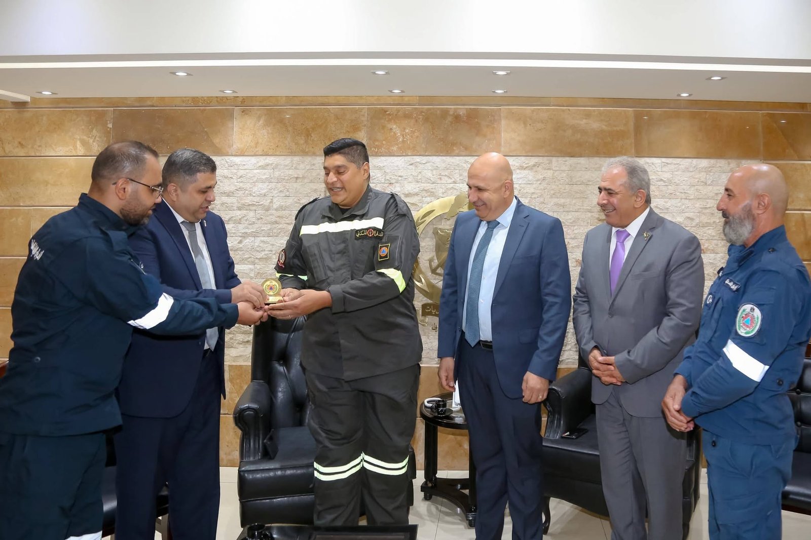 السفير الاسعد و اللواء ثوابتة يزوران المدير العام للدفاع المدني اللبناني - Image 8
