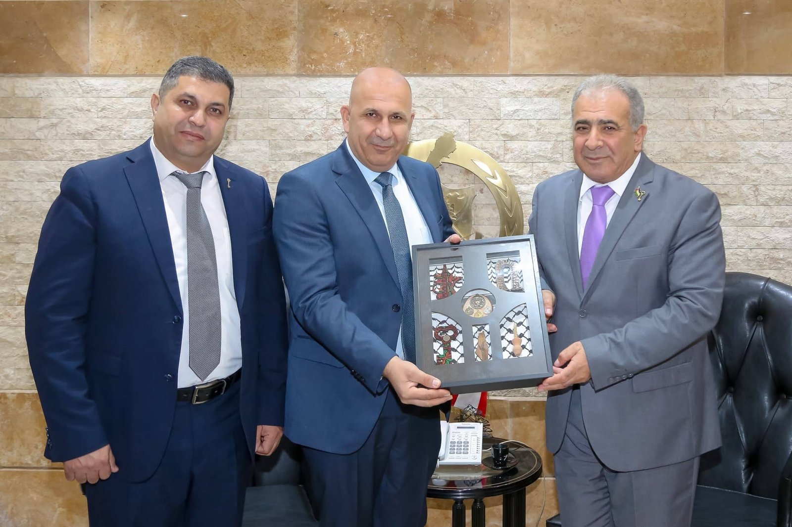 السفير الاسعد و اللواء ثوابتة يزوران المدير العام للدفاع المدني اللبناني - Image 8
